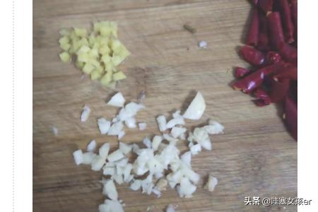 海蜇丝的做法凉拌(海蜇丝的做法凉拌视频)