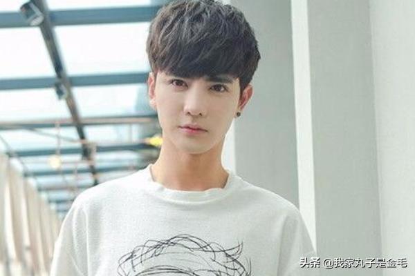 发型设计男士（男士发型设计视频教学视频）