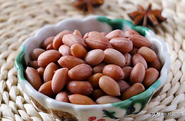 水煮花生米的做法及配料（花生米的做法大全简单又好吃）