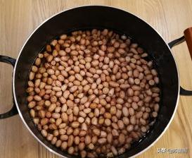 水煮花生米的做法及配料（花生米的做法大全简单又好吃）