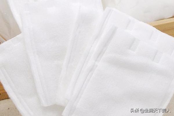 化妆棉和卸妆棉的区别（化妆棉和卸妆棉有什么不同）